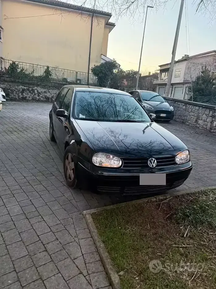 Usado VW Golf III 100 CV (73 kW) 1998 Negro Berlina