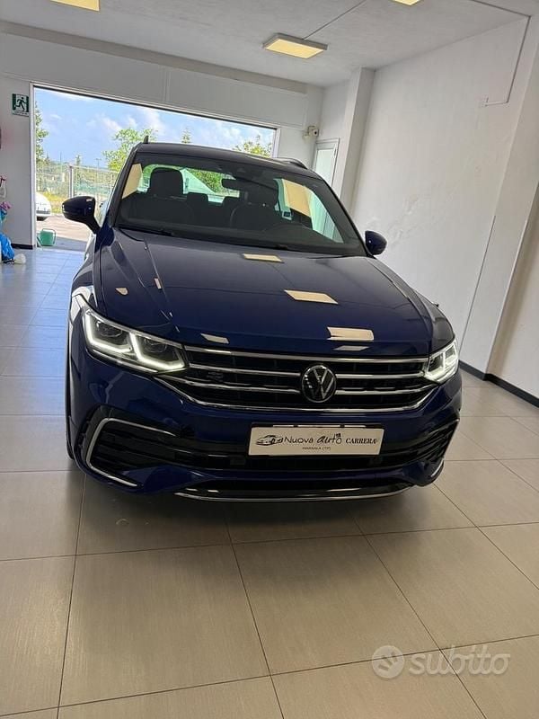 Usata VW Tiguan R-line 150 CV (110 kW) 2024 Blu SUV