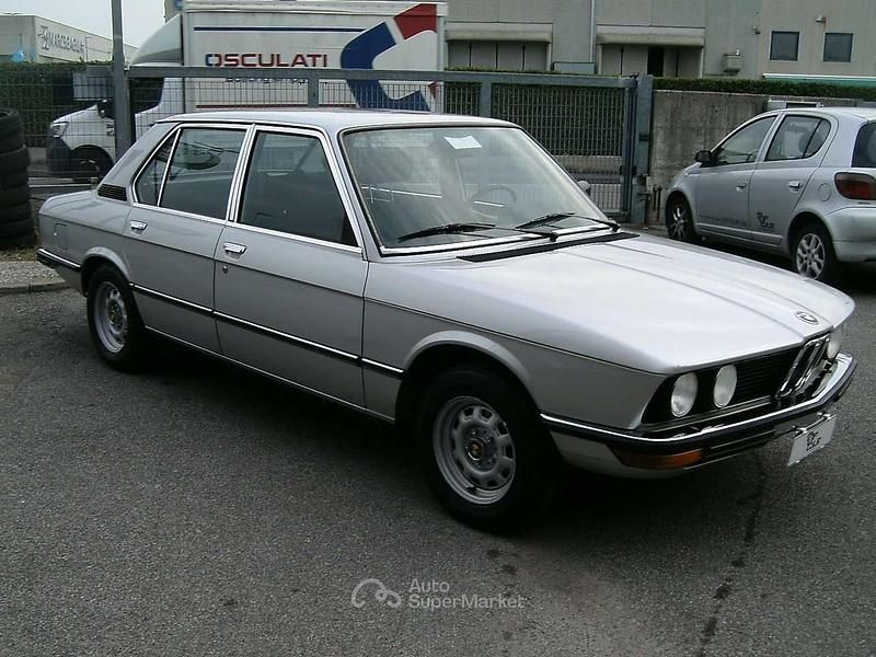 Usata BMW 518 90 CV (66 kW) 1981 Argento Berlina