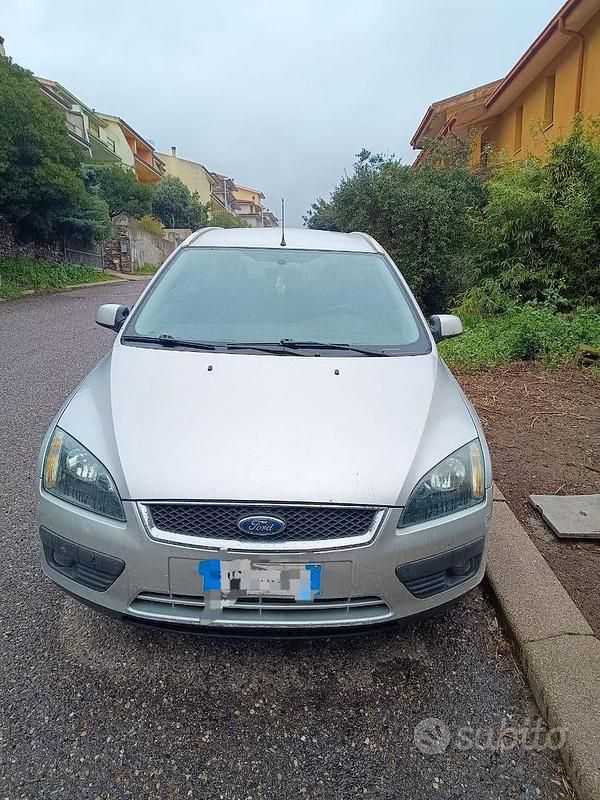 Usata Ford Focus 115 CV (84 kW) 2006 Grigio Station wagon