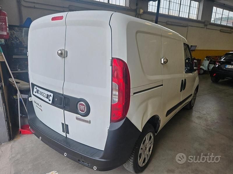 Usata Fiat Doblò 90 CV (66 kW) 2016 Bianco Monovolume