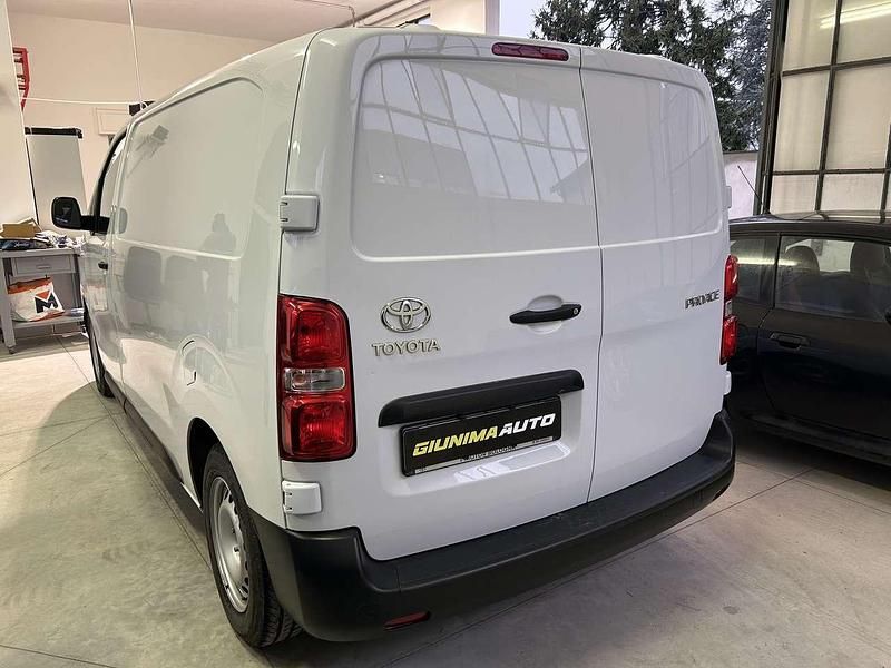 Usata Toyota Proace 177 CV (130 kW) 2024 Bianco Monovolume
