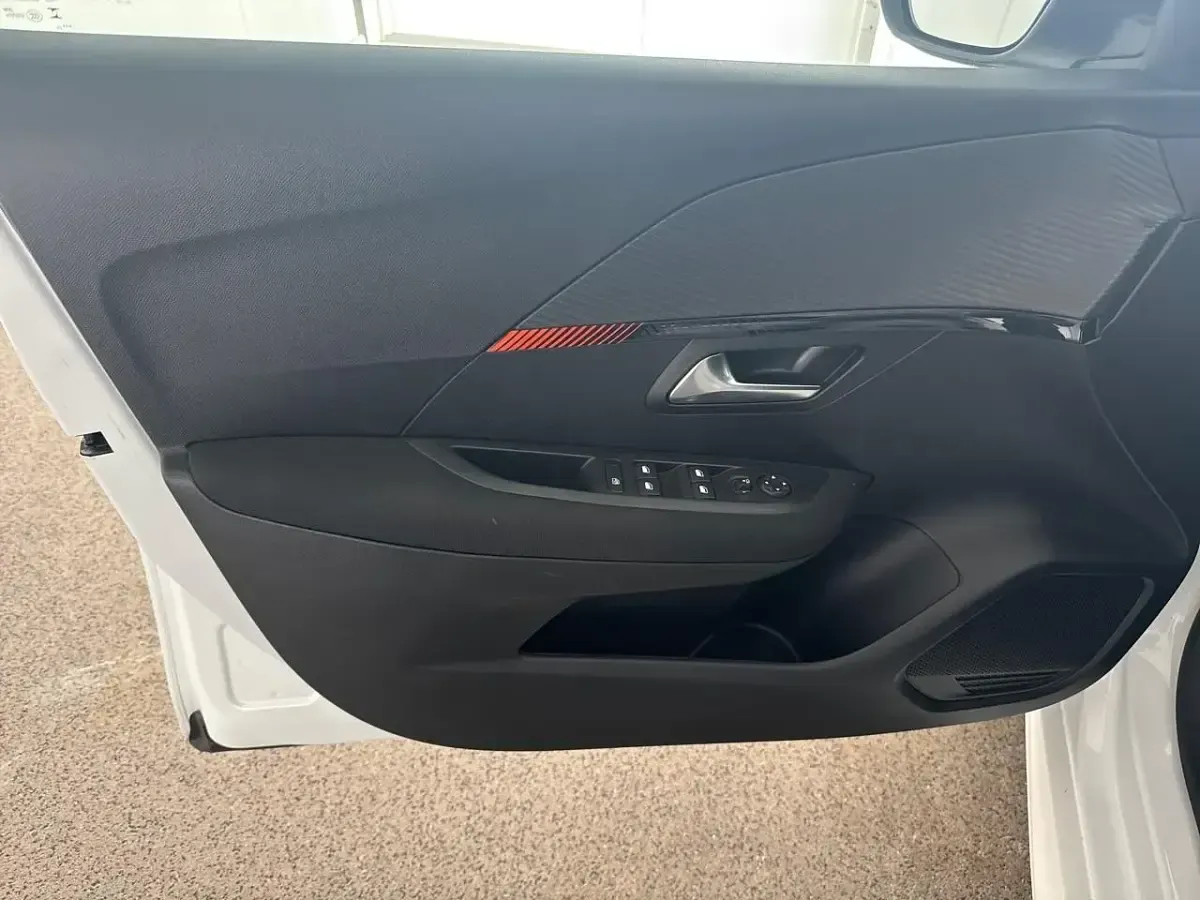 Usata Peugeot 208 Active 2023 Bianco Utilitaria