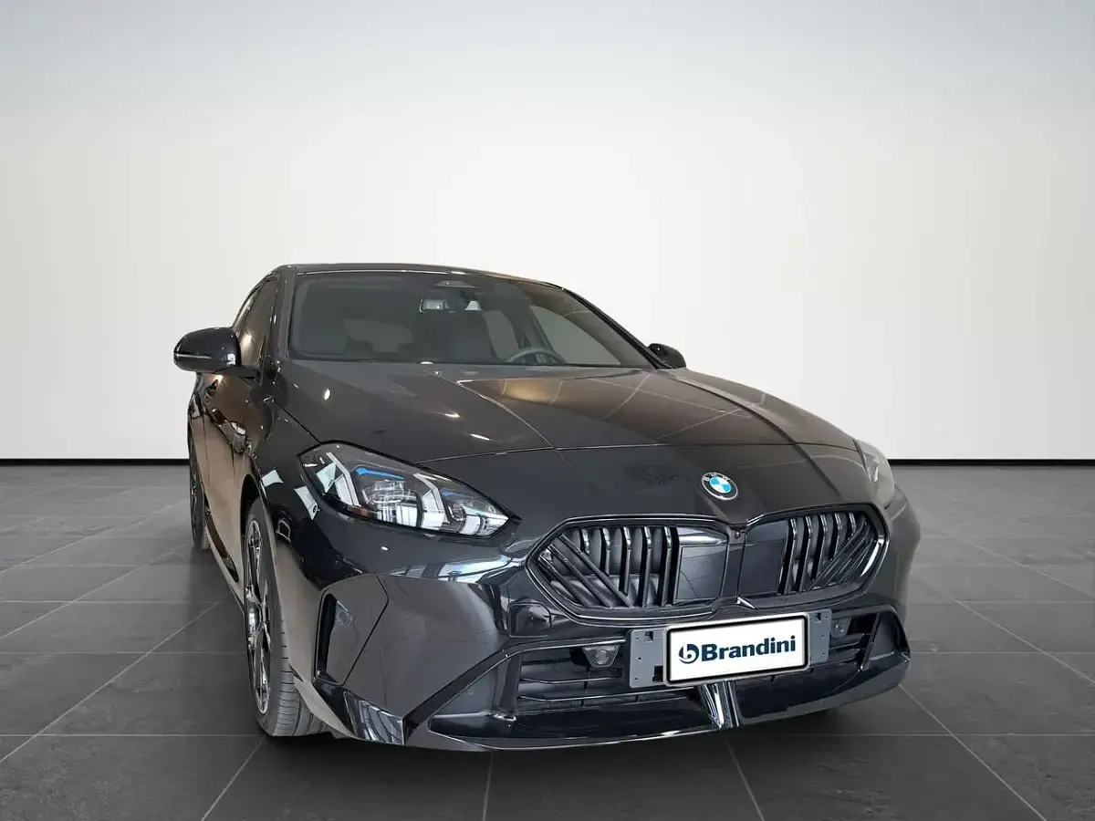 Nuova BMW 120 150 CV (110 kW) 2025 Black sapphire metallizzato Utilitaria