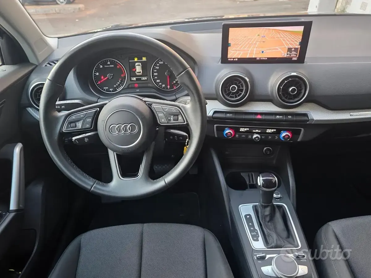 Usata Audi Q2 Business 150 CV (110 kW) 2023 Grigio SUV