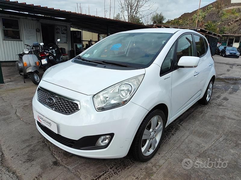 Usata Kia Venga 90 CV (66 kW) 2013 Bianco Utilitaria