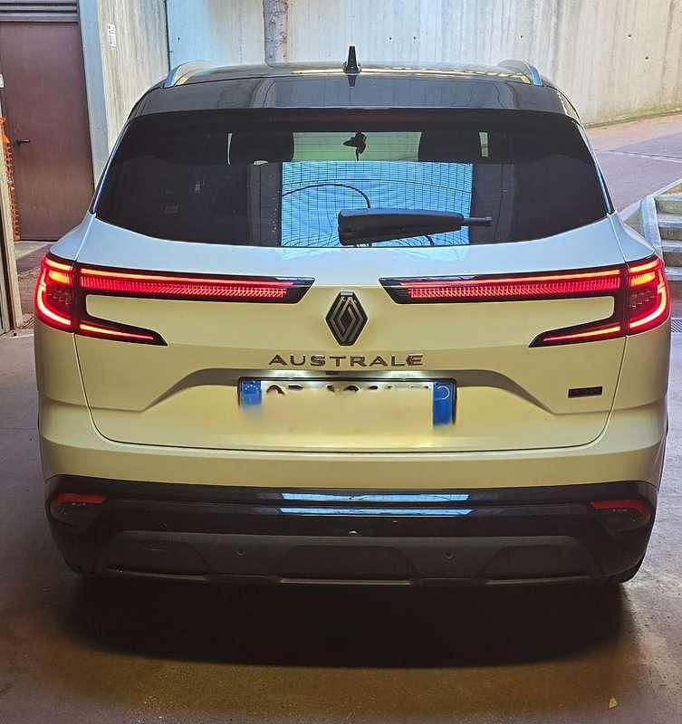 Usata Renault Austral Iconic 131 CV (96 kW) 2023 Bianco SUV
