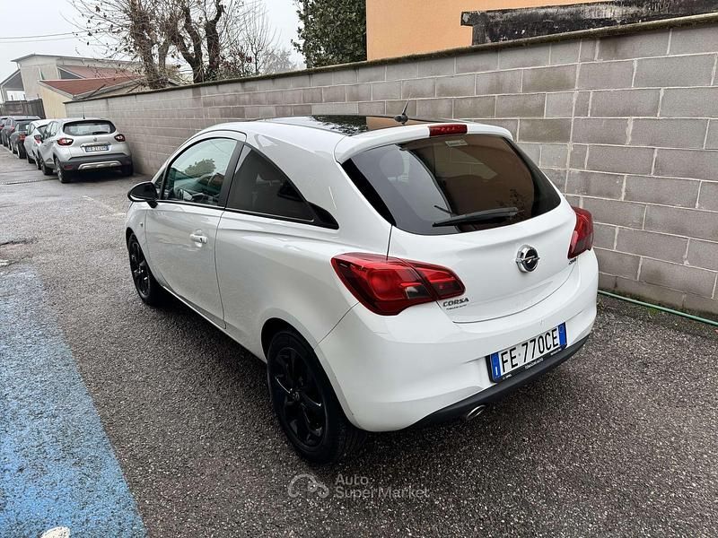Usata Opel Corsa Innovation 75 CV (55 kW) 2016 Bianco Berlina
