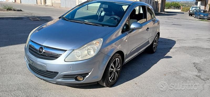 Usata Opel Corsa Sport 80 CV (58 kW) 2007 Grigio Berlina