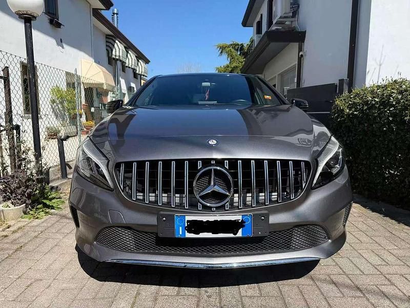 Occasion Mercedes A180 109 ch (80 kW) 2016 Gris Berline