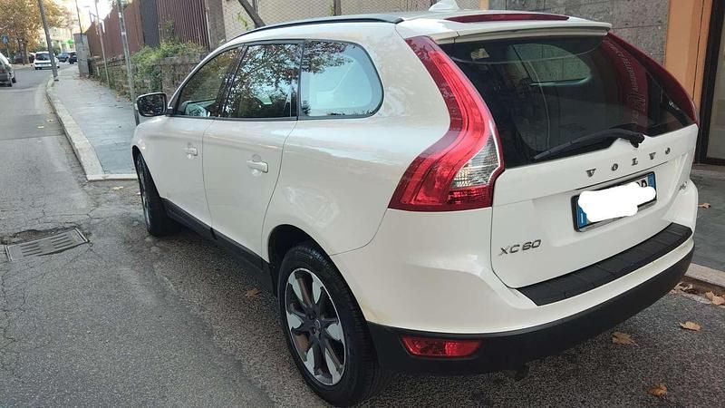 Usata Volvo XC60 Kinetic 163 CV (119 kW) 2012 Bianco SUV