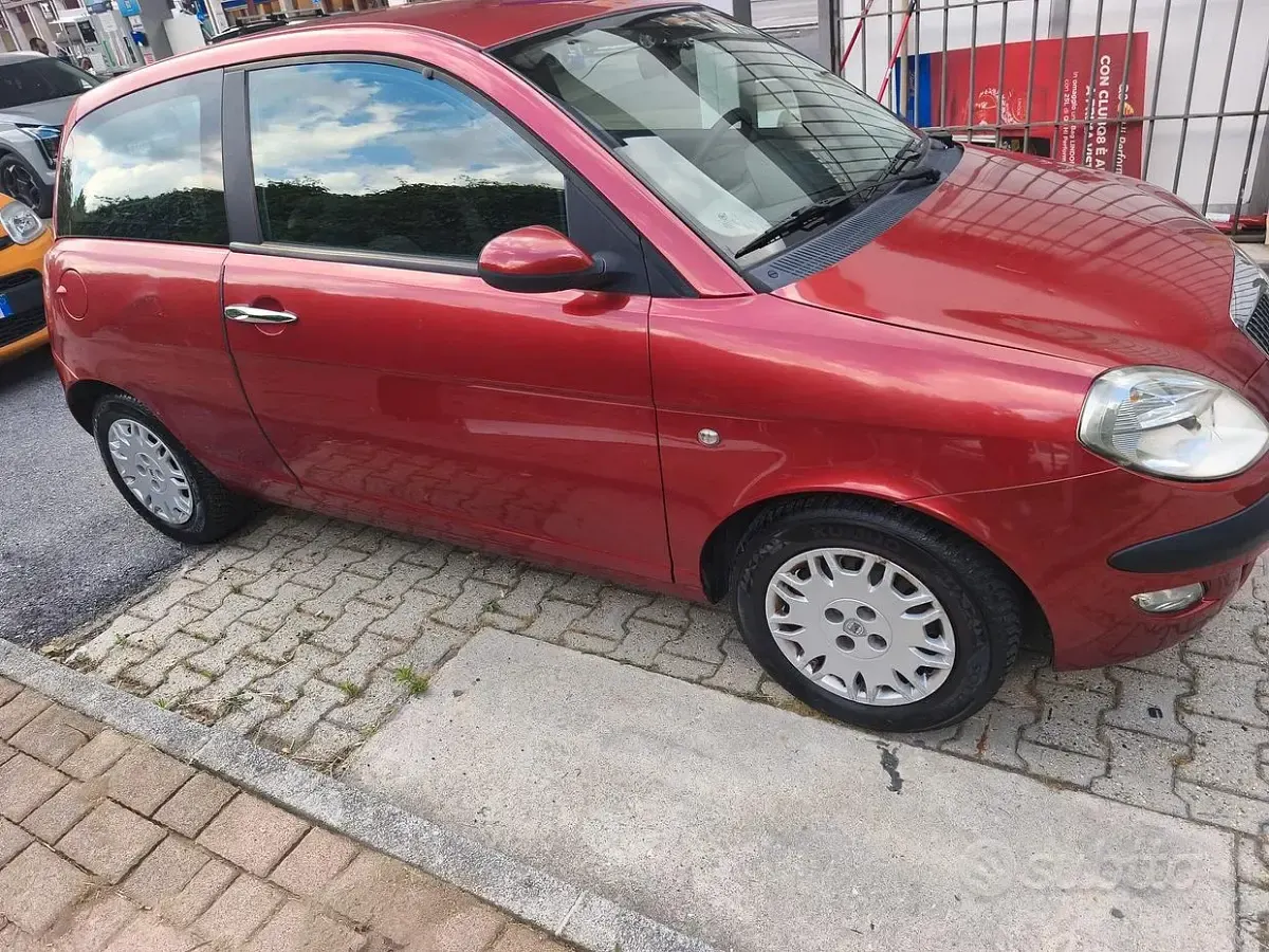 Usata Lancia Ypsilon 80 CV (58 kW) 2005 Rosso Utilitaria