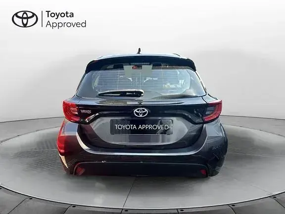 Usata Toyota Yaris Trend 72 CV (52 kW) 2022 Grigio Utilitaria