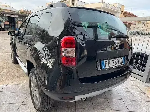 Usata Dacia Duster Prestige 110 CV (80 kW) 2015 Nero SUV