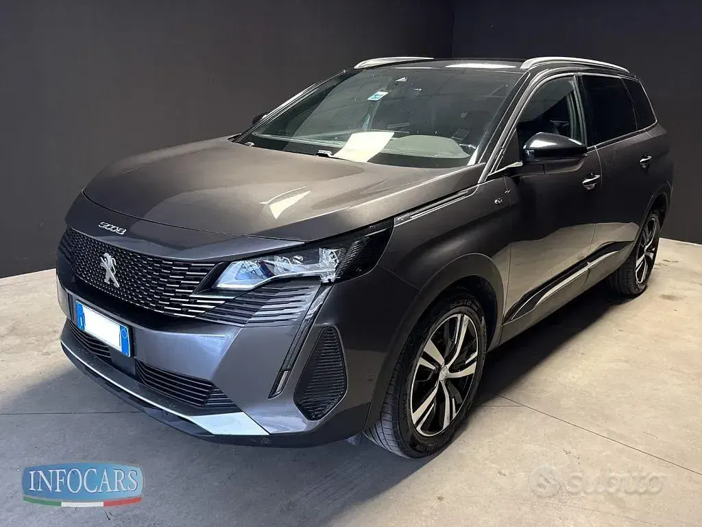 Usata Peugeot 5008 GTi 131 CV (96 kW) 2023 Grigio metallizzato SUV
