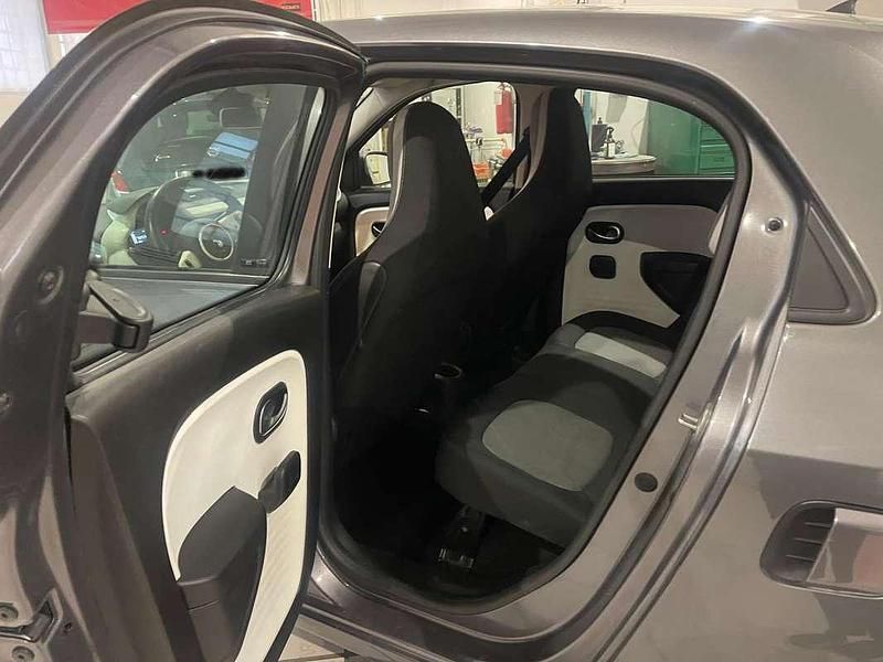 Usata Renault Twingo Zen 30 kW (42 CV) 2021 Grigio Utilitaria