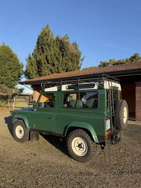 Usata Land Rover Defender 122 CV (89 kW) 2005 Station wagon