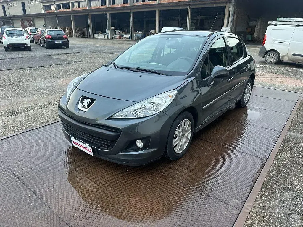 Usata Peugeot 207 73 CV (53 kW) 2013 Grigio Berlina