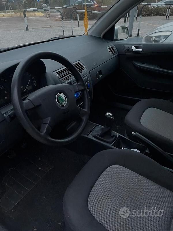 Usata Skoda Fabia 2004 Grigio