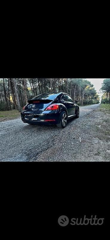 Usata VW Beetle 140 CV (102 kW) 2014 Nero Utilitaria