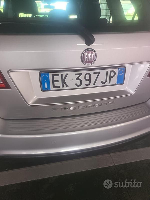 Usata Fiat Freemont 170 CV (125 kW) 2011 Grigio SUV