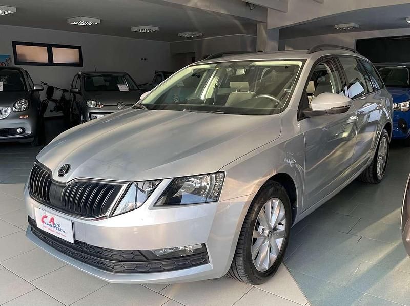 Usata Skoda Octavia Executive 150 CV (110 kW) 2018 Argento Station wagon