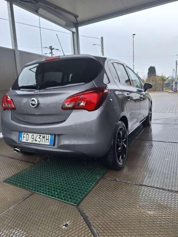 Usata Opel Corsa 90 CV (66 kW) 2016 Berlina