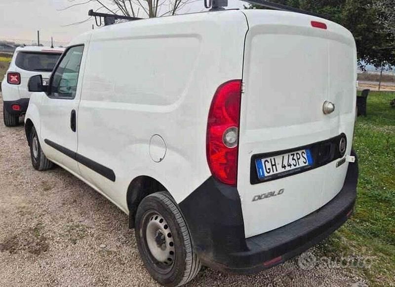 Usata Fiat Doblò Lounge 90 CV (66 kW) 2021 Bianco Monovolume