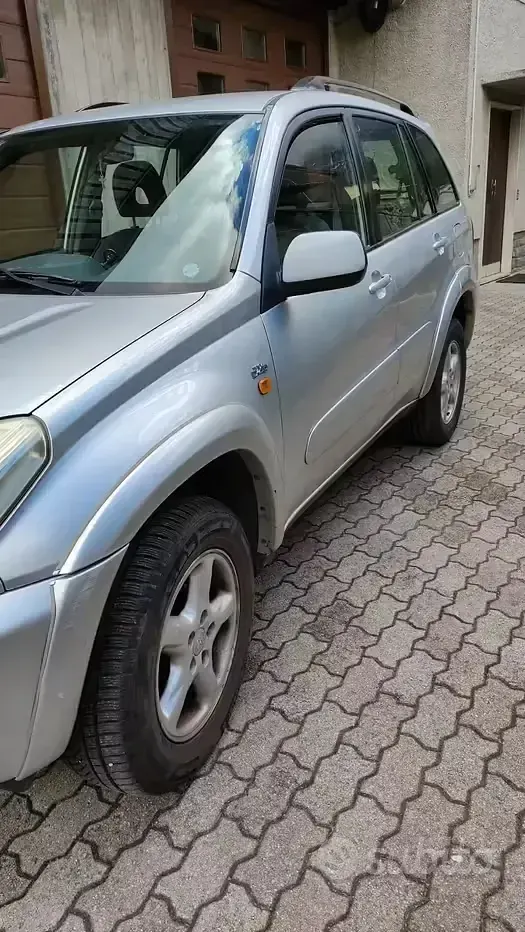 Usata Toyota RAV4 116 CV (85 kW) 2003 Grigio SUV