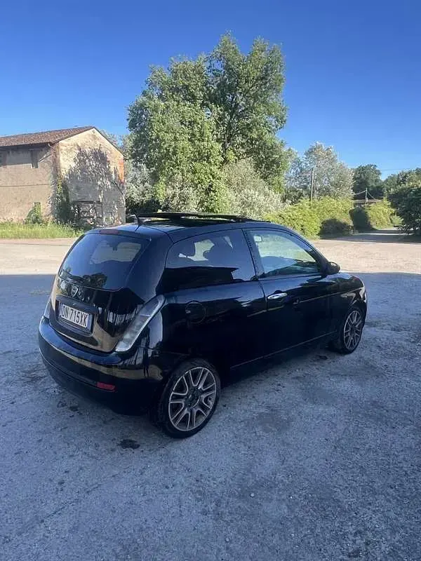 Usata Lancia Ypsilon 75 CV (55 kW) 2008 Utilitaria