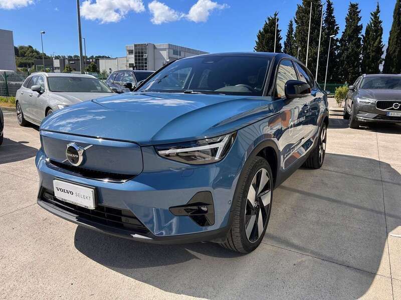 Usata Volvo C40 160 kW (218 CV) 2021 Fjord blue SUV