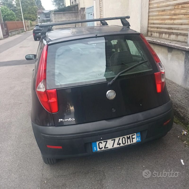 Nero Usata 2006 Fiat Punto Due volumi | 1100 € - Immagine 1/4