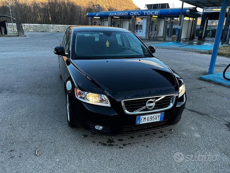 Usata Volvo V50 115 CV (84 kW) 2012 Nero Station wagon