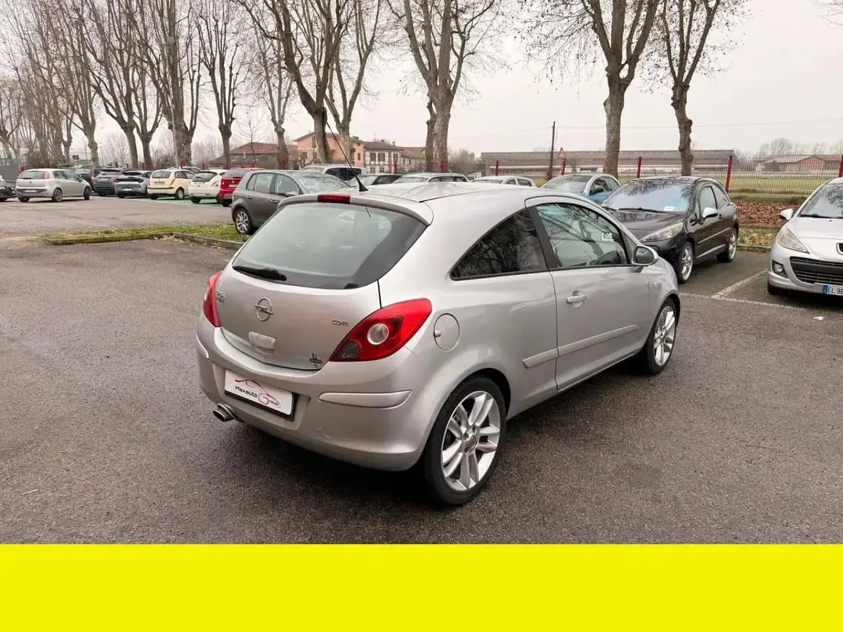 Usata Opel Corsa 90 CV (66 kW) 2008 Other Utilitaria