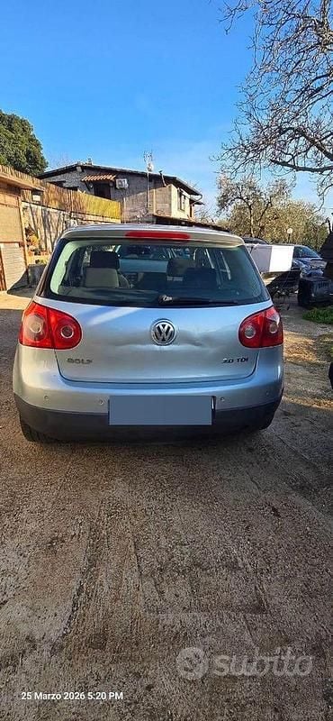 Usata VW Golf IV 140 CV (102 kW) 2005 Grigio Berlina