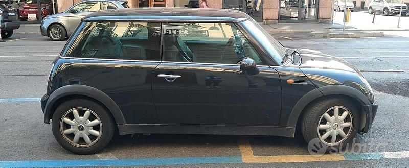 Usata Mini ONE 90 CV (66 kW) 2006 Nero Utilitaria