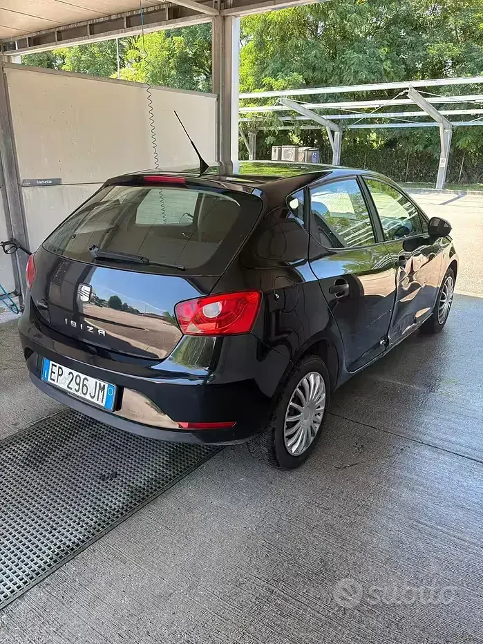 Usata Seat Ibiza 69 CV (50 kW) 2013 Nero Berlina