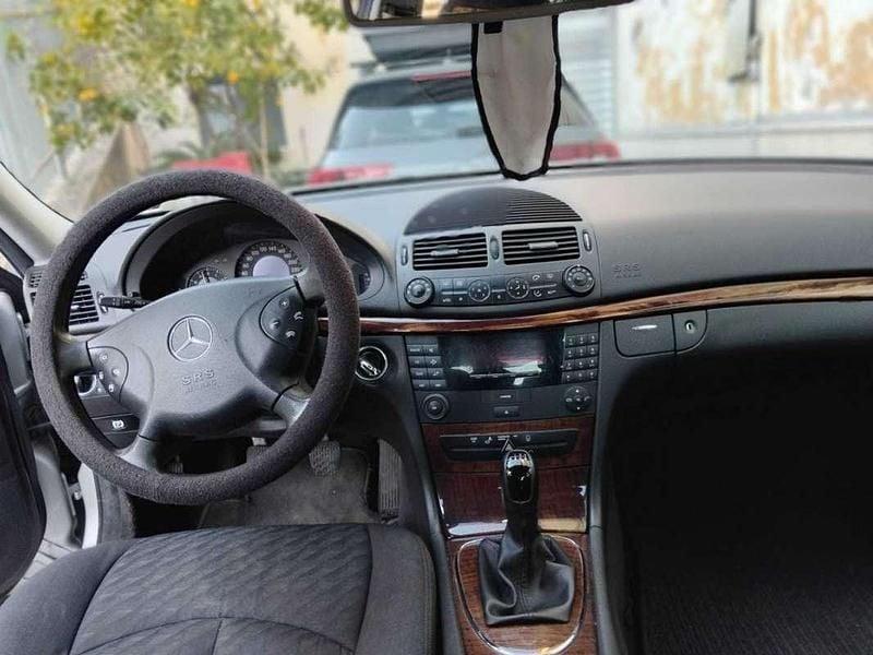Usata Mercedes E220 Elegance 150 CV (110 kW) 2003 Grigio Berlina