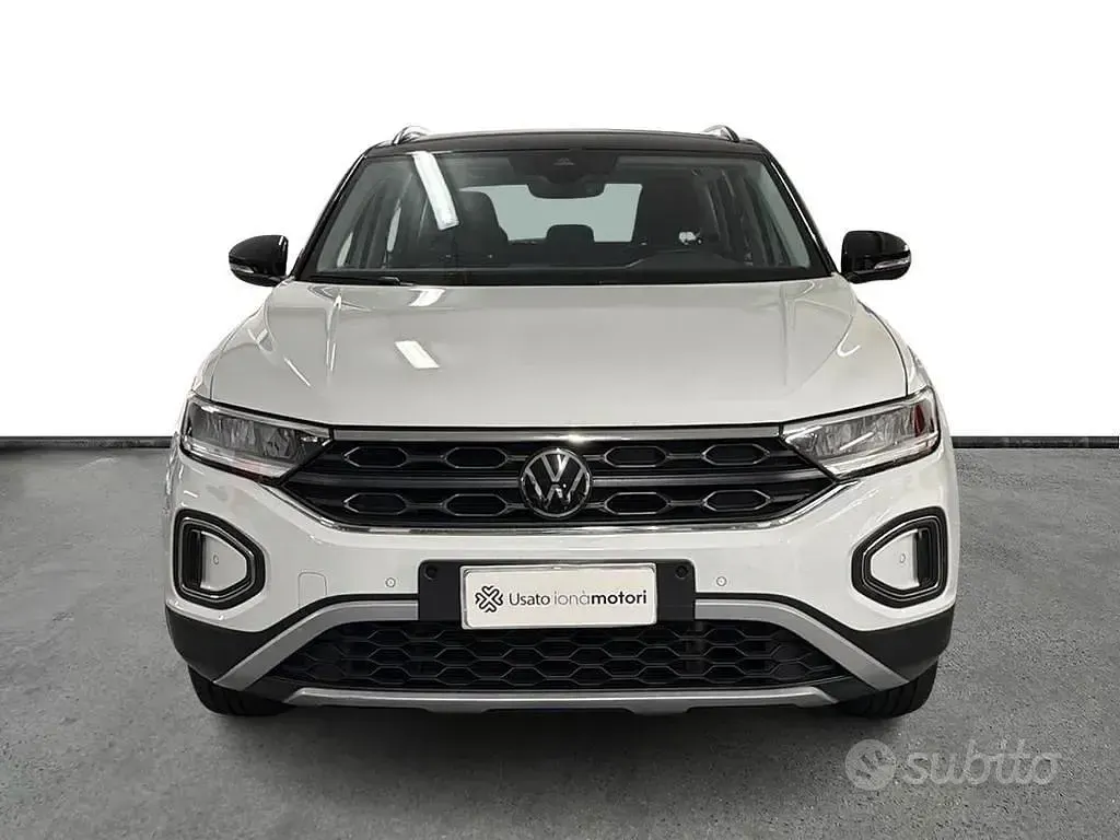 Usata VW T-Roc R-line 110 CV (80 kW) 2023 Bianco SUV