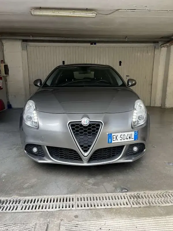 Usata Alfa Romeo Giulietta Distinctive 170 CV (125 kW) 2011 Utilitaria