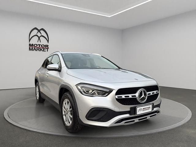 Usata Mercedes GLA200 Business 150 CV (110 kW) 2021 Argento SUV