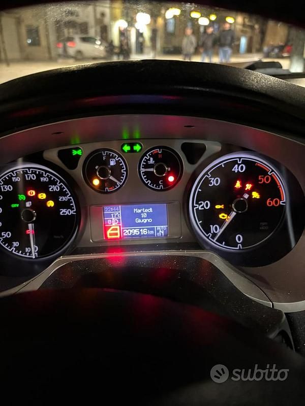 Usata Lancia Delta 140 CV (102 kW) 2009 Grigio Utilitaria