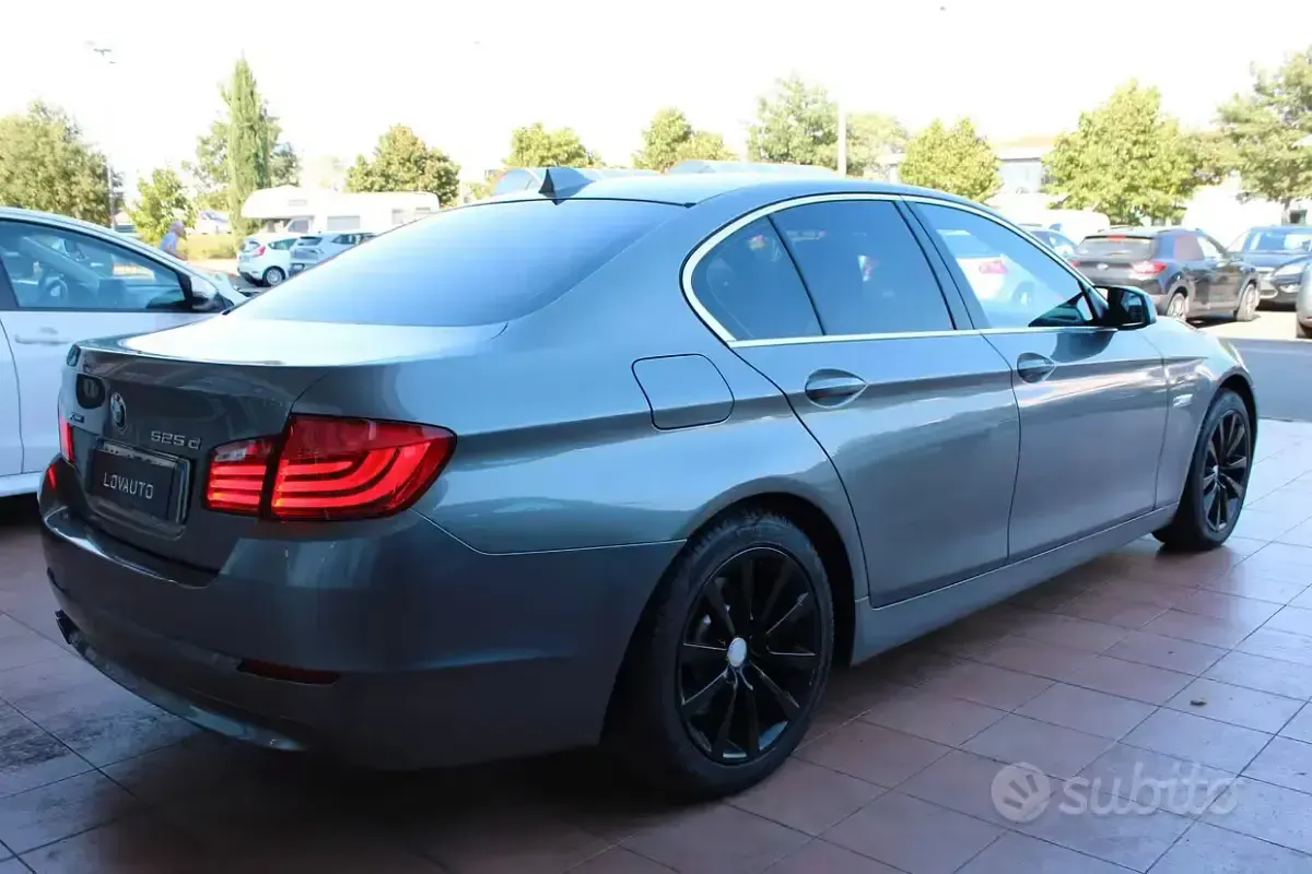 Usata BMW 525 218 CV (160 kW) 2012 Grigio Berlina