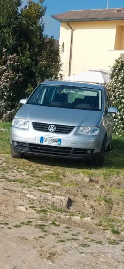 Usata VW Touran 136 CV (100 kW) 2004 Grigio Monovolume