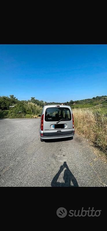 Usata Renault Kangoo 84 CV (61 kW) 2001 Monovolume