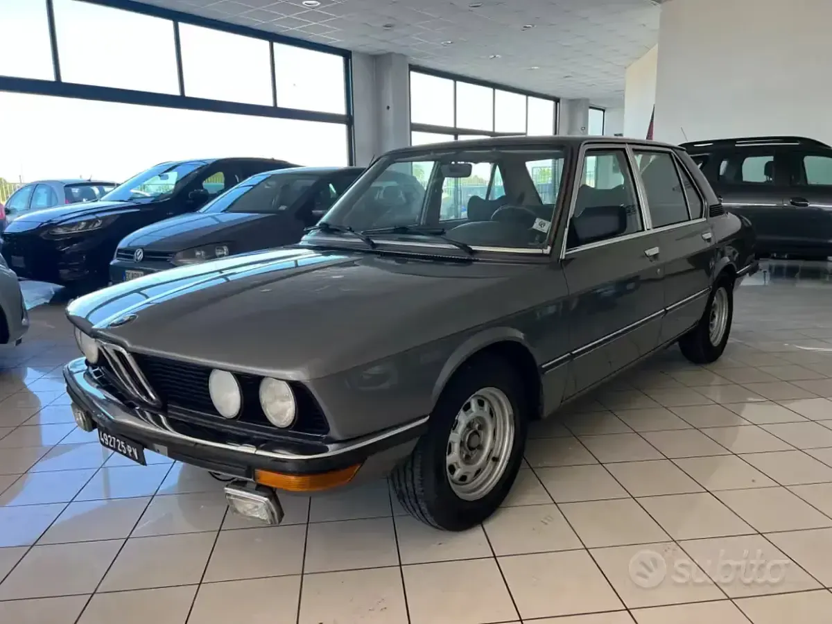 Usata BMW 518 90 CV (66 kW) 1981 Grigio Berlina