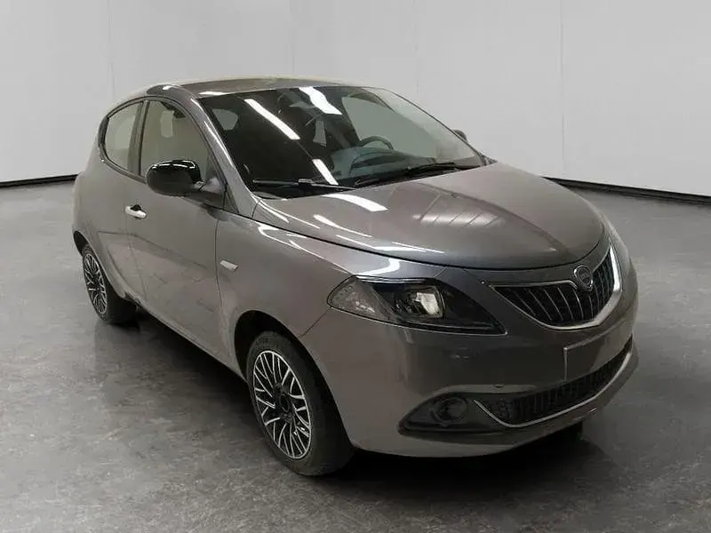 Usata Lancia Ypsilon S 69 CV (50 kW) 2024 Blu Utilitaria