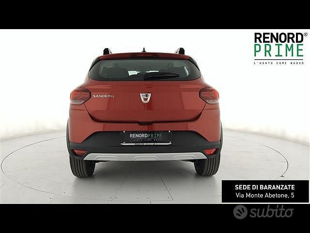 Usata Dacia Sandero Comfort 101 CV (74 kW) 2022 Rosso fusion Utilitaria