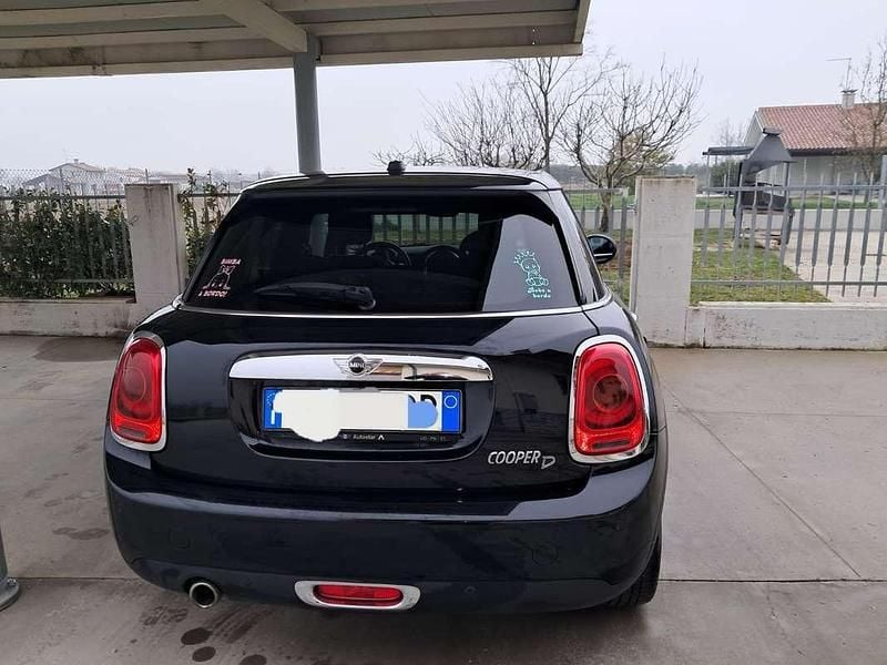 Usata Mini Cooper D Seven 116 CV (85 kW) 2017 Nero Utilitaria