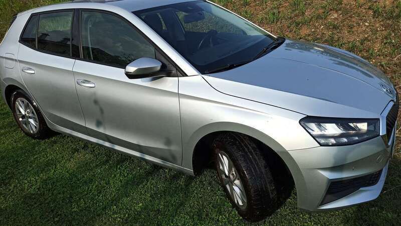 Argento Usata 2022 Skoda Fabia Ambition Due volumi | 14.500 € (Buon prezzo) - Immagine 1/4